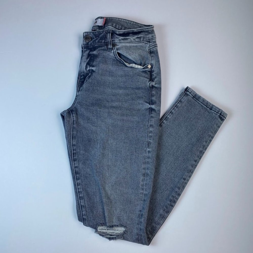 Cabi, gray distressed High Skinny jeans, size 4/27